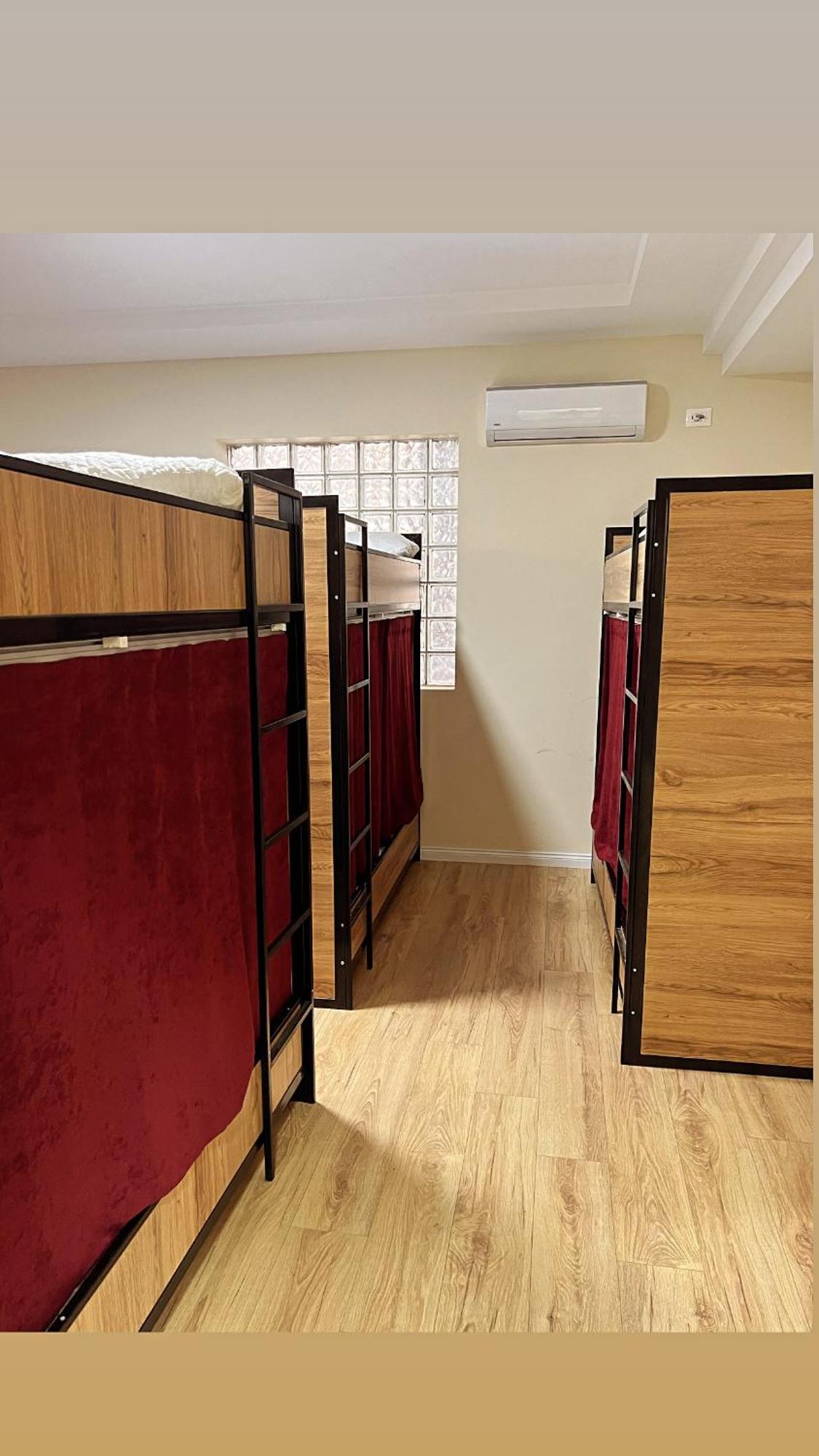 Hostel Chilli Тирана Экстерьер фото